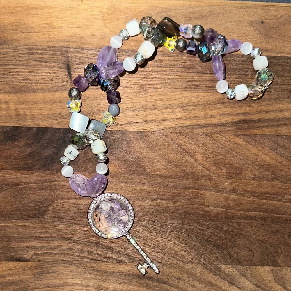 Sweet Water HangCharm (Amethyst,Fluorite, White Cat’s Eye,Black Iridescent Shell - Picture 8 of 9